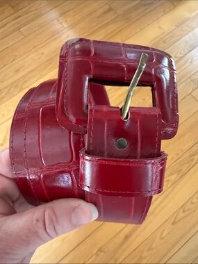 Axcess vintage red reptile embossed faux leather belt 27”-31”